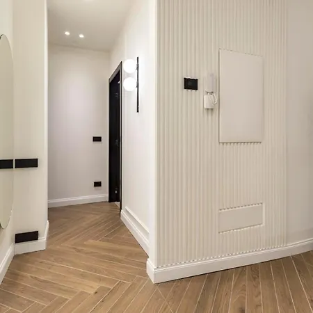 Lungolago Modern Fd Apartman